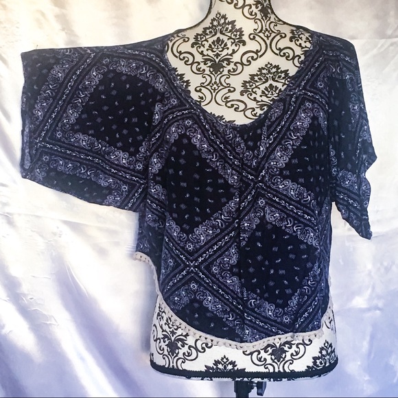 Annabelle Top - Picture 1 of 4